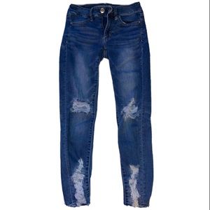 American Eagle Outfitters Women's Size 2 Blue Ripped Jeans